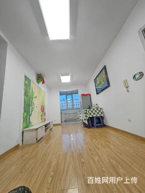 位置嘎嘎好。坐在客厅就能看到东山小学的大操场。 - 图片 4