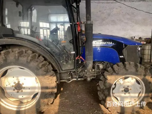 卖704和904农用拖拉机 - 图片 1