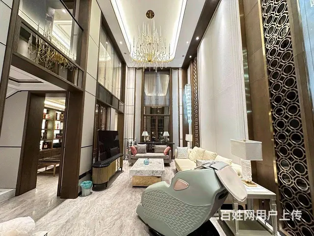 上新 外滩一带二叠墅 挑空客厅 300万豪装 带地下室花园 - 图片 2