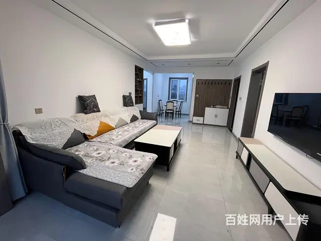 临港出租 有电梯 精装三室 近家家悦 市场 领包入住 - 图片 1