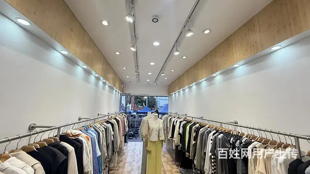 （及 致）位于夜市中间地段的服装店转让！人流量大！可空转！ - 图片 2