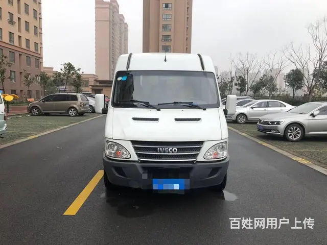 依维柯中顶短轴6座包过户支持分期付款首付2万 - 图片 1