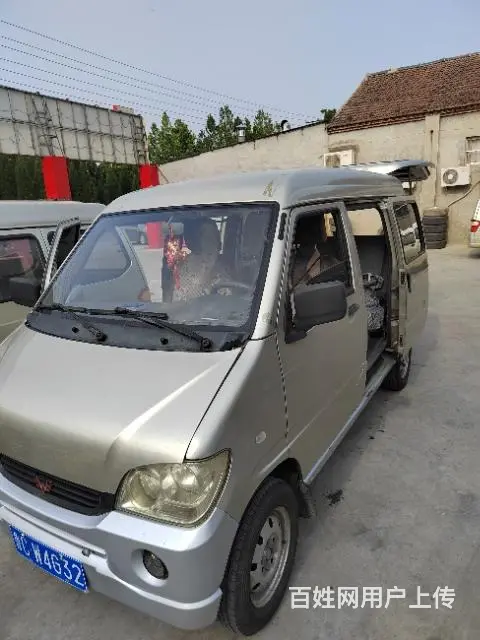 五菱面包车 - 图片 1