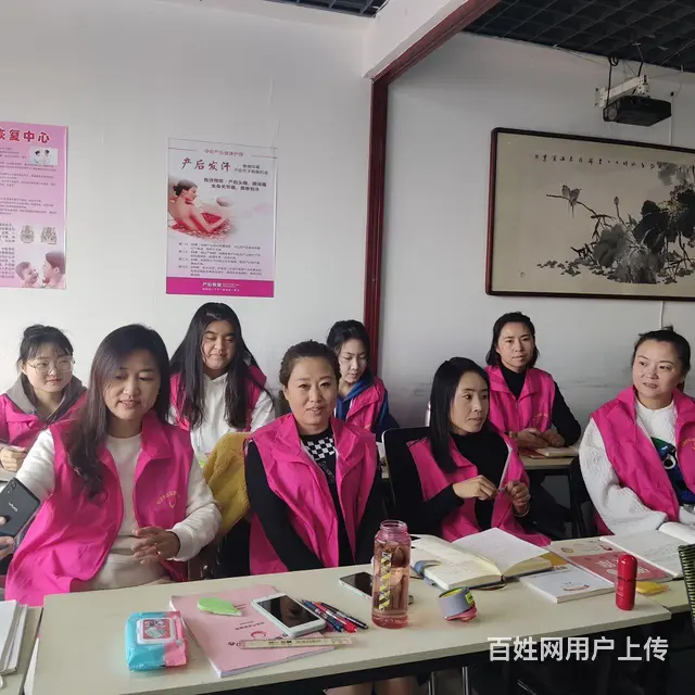 提供保姆，月嫂，育儿嫂，老人陪护，上门助浴 - 图片