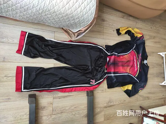 运动服 - 图片