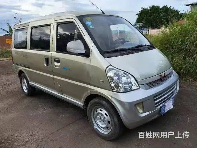 五菱荣光面包车 - 图片 3