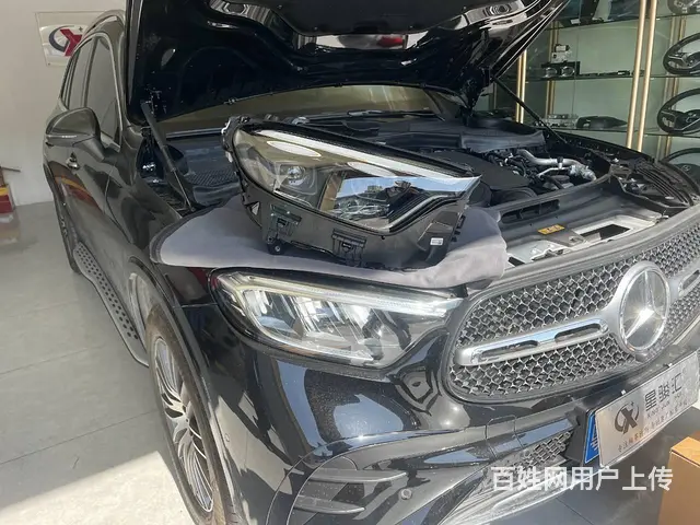 23款24款奔驰GLC升级原厂流星雨数字大灯展示 - 图片 2