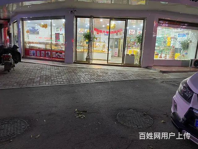 大型蛋糕店转让，4间转角门面，位置特别好 - 图片 1