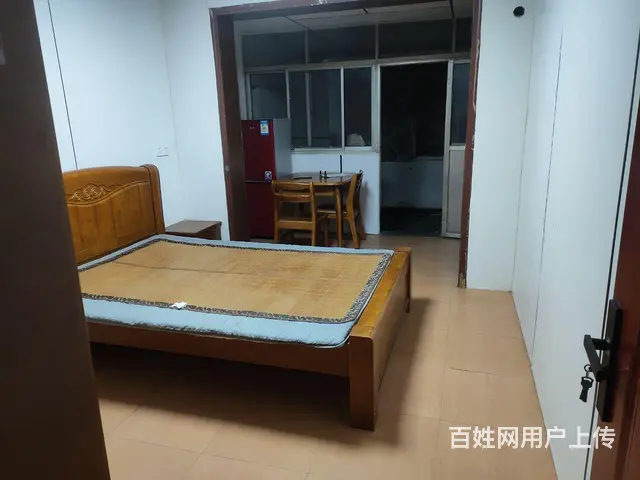 人民广场北矿山西二楼2+过设施齐全拎包房出租 - 图片 2