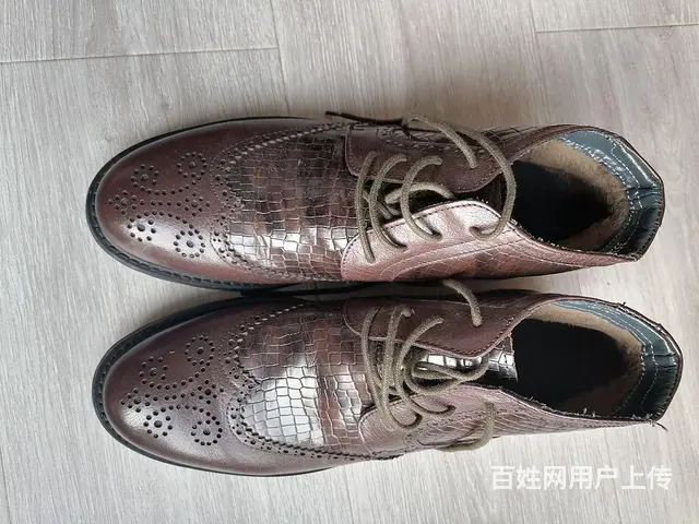 巴黎铁塔男人高档皮鞋 - 图片 1