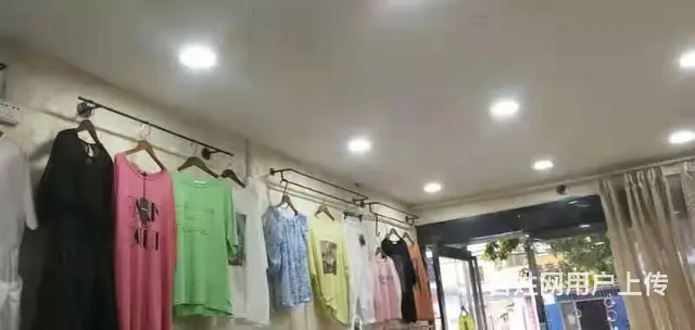 宝丰县利民路35平服装店转让 - 图片 5