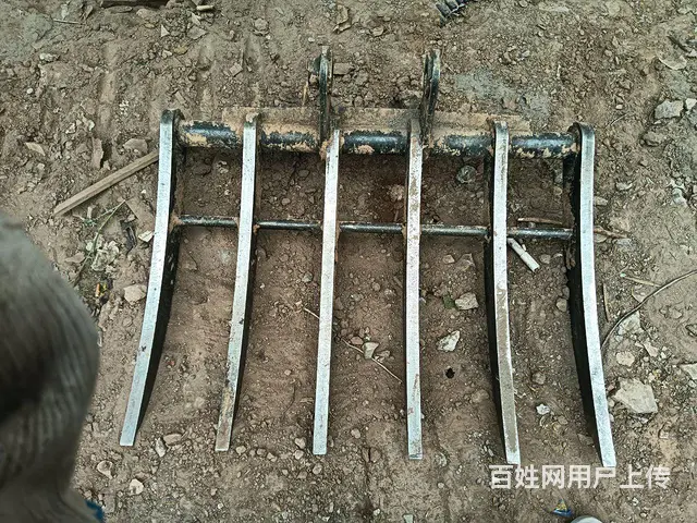 7580挖机配备的挖牛膝翻地耙子 - 图片 3