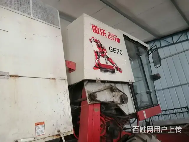 福田雷沃小麦收割机。 - 图片 1