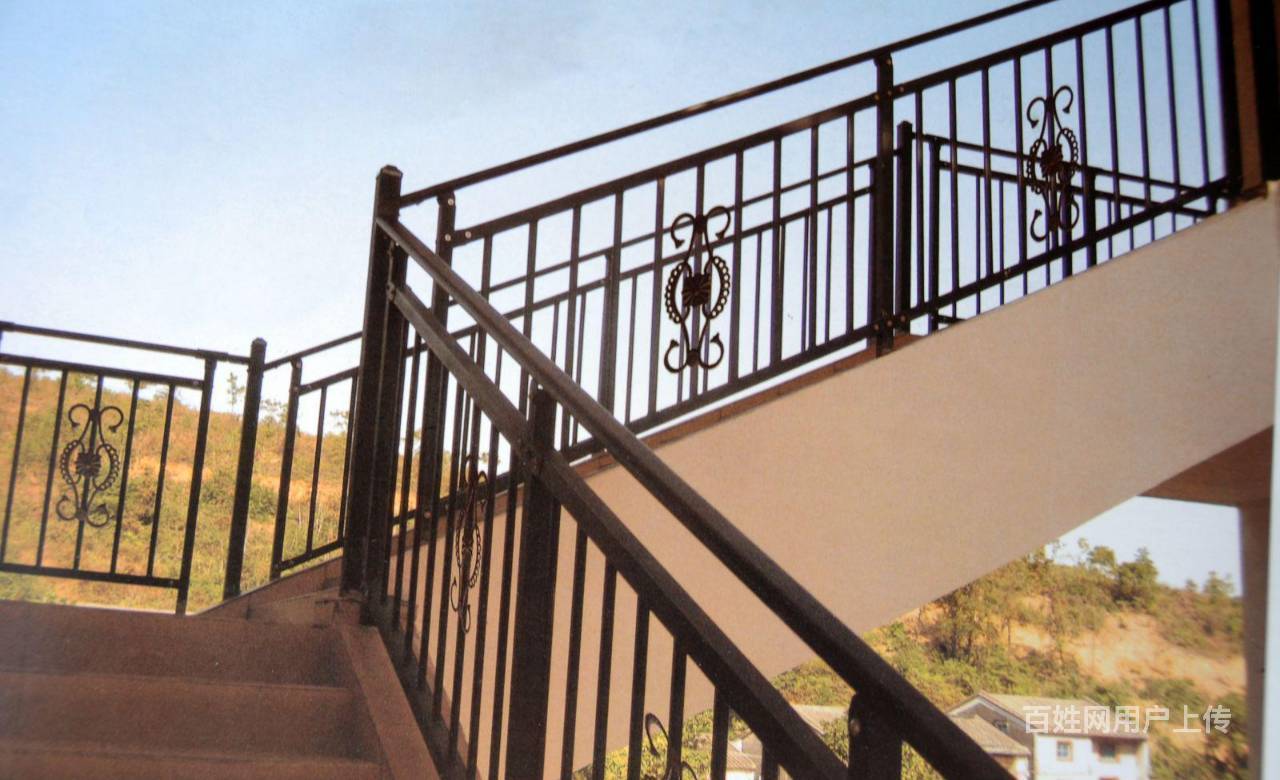 广西厂家楼梯扶手锌钢楼梯栏杆组装式护栏热镀锌栏杆