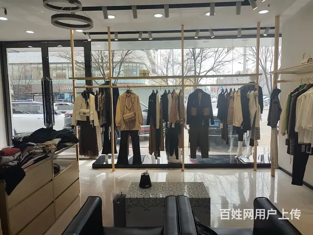 pzj转让西沙万国名园酒店楼底领第女装店 - 图片 8