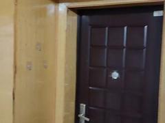 学房，南北通透，交通便利，小区门口有菜市场