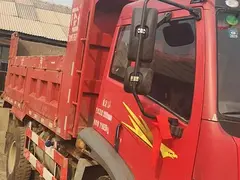 翻斗车