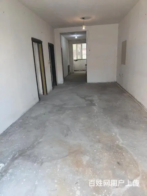 吉卖:六中校门前商住两用，一楼，面积81.5平16.6，满二 - 图片 2