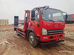 抚州国六解放虎v平板车5米3挖掘机拖车配置图片