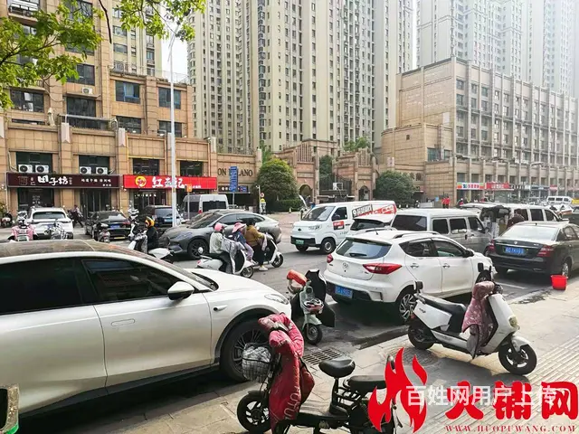 风尚米兰小区大门对面沿街餐饮店对外转让（可空转） - 图片 2