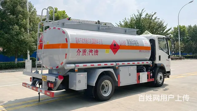 重汽豪沃满载八吨油罐车 手续齐全 包上户 包送到 - 图片 3