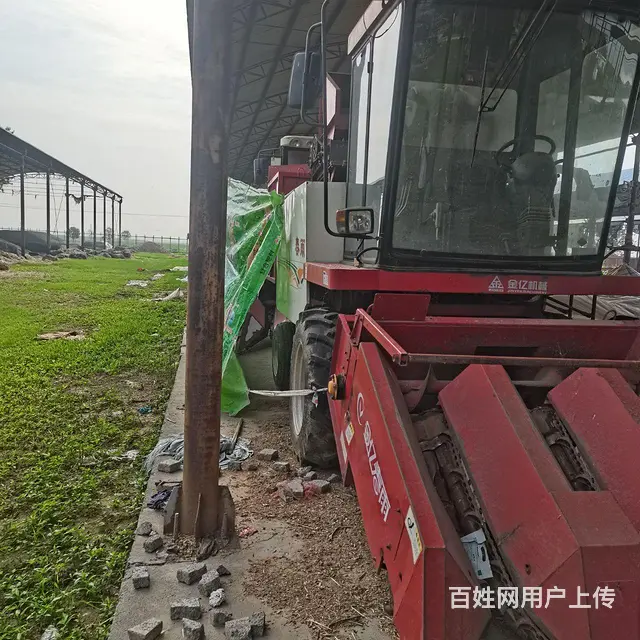 【搞定了！】出售17年春雨玉米收割机 - 图片 1