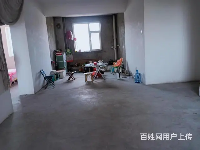 69.8万急售！电梯四室送车位储藏室 5楼毛坯 可贷款 - 图片 1