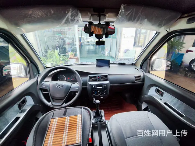五菱荣光加长豪华5座箱货 - 图片 7