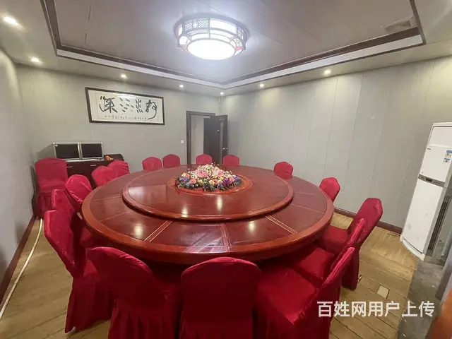 51旺铺（十三年老店）龙华区坡博菜市场对面300平湘菜馆转让 - 图片 2
