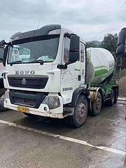 轻量化二手豪沃搅拌车 大12方 前四后八 国五
