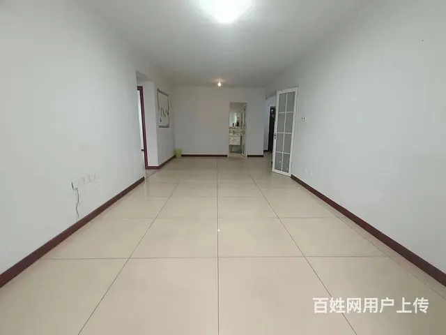 顺德鑫苑小区8层三居室有证  普通住宅 简单装修 - 图片 1