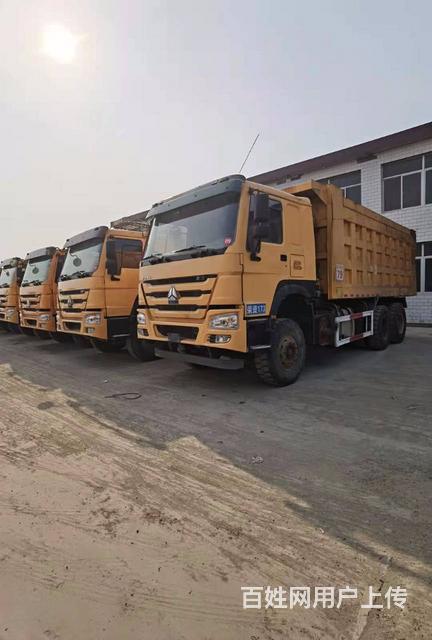 新到30台19年8月出厂无户豪沃大黄蜂后八轮自卸车