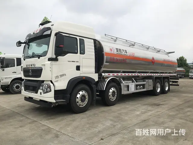 30.3方豪沃前四后八铝合金运油车 分期付款包上户 - 图片 4