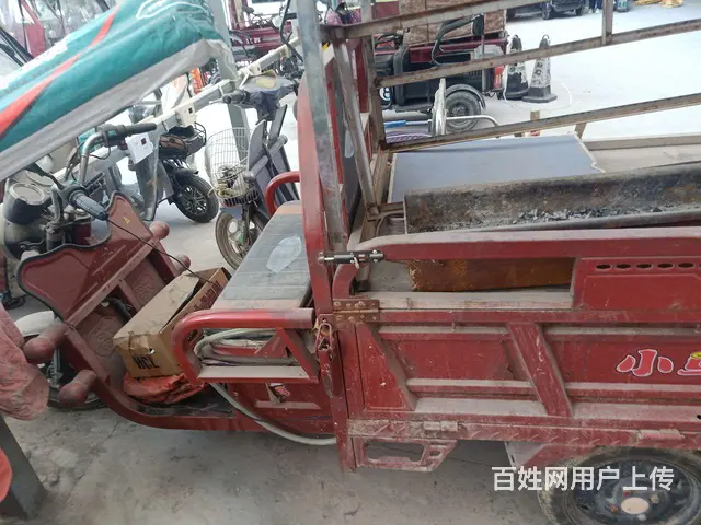 八成新三轮车，带煤气灶，餐蓬，雨伞。还有一套烧烤 - 图片 1