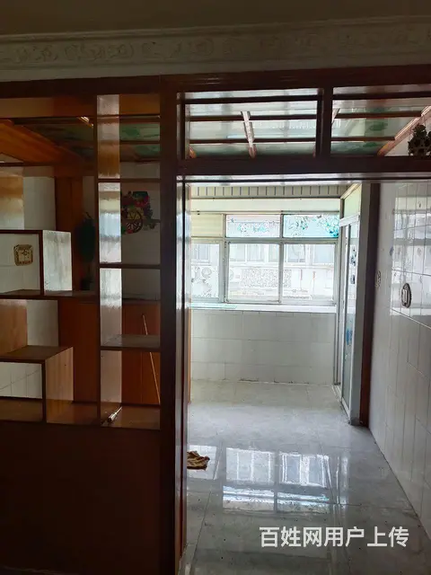 靠近路边对学校3室大阳台 - 图片 3