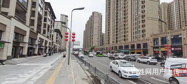 十字路口  成熟门面 28.3平  小金铺出租 可做二层隔 - 图片 2