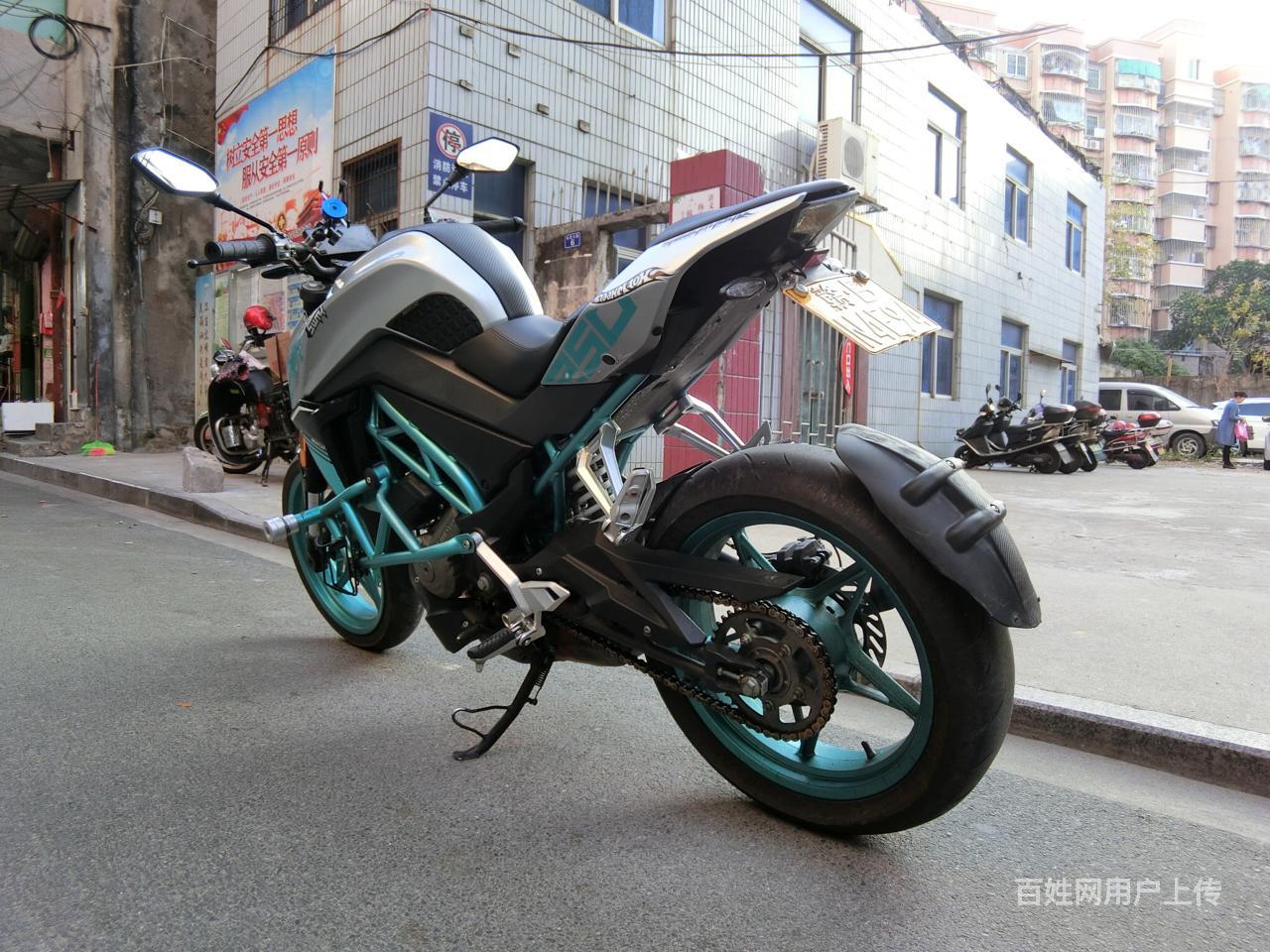 出售新到货2019年2月春风nk水冷电喷250cc街车高