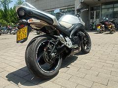 出一台铃木GSR400