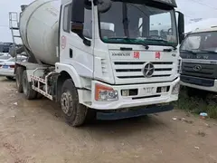 17年大运风驰二手搅拌罐车