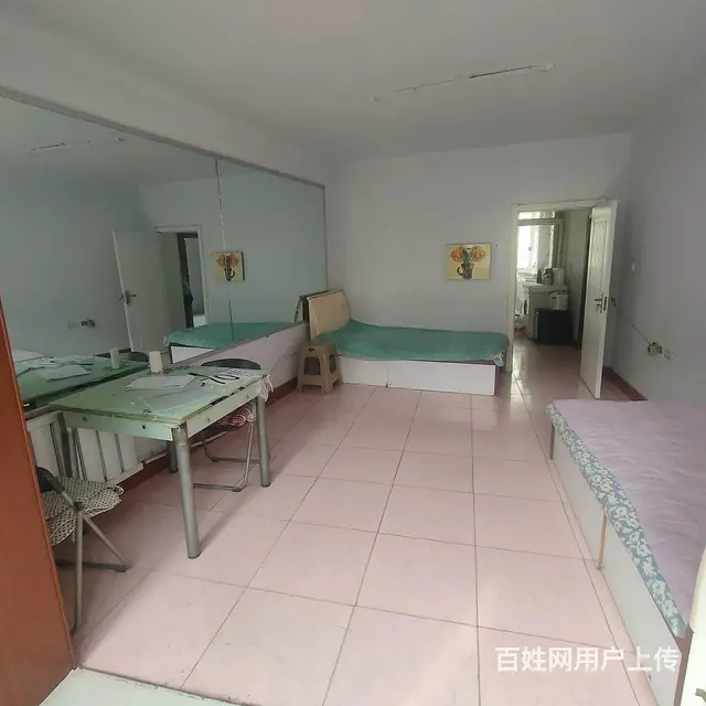 一号小区一楼64平21万 - 图片 1