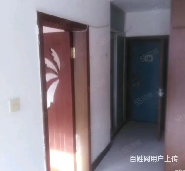 出租5楼 不是顶5/6 北邻解放路 西邻士英街 - 图片 1