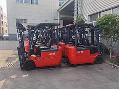 急售九成新二手叉车 河池精品车况