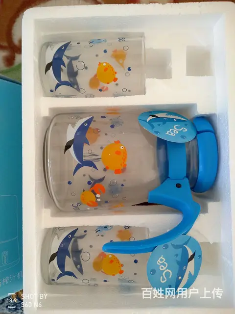 凉水杯和壶。 - 图片