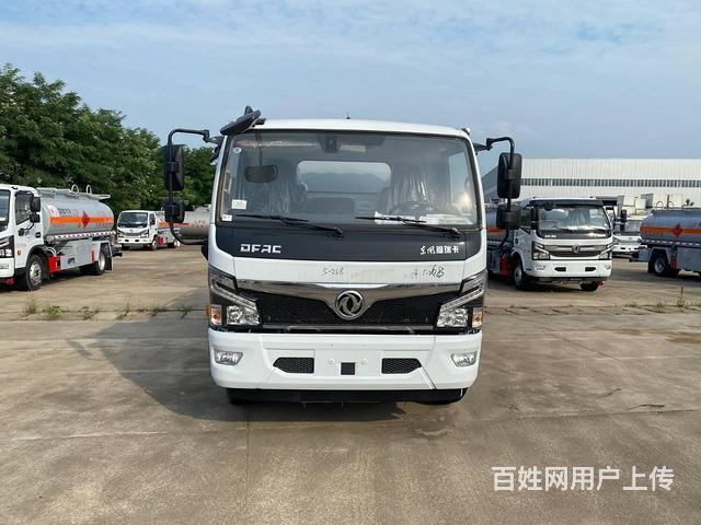 低价出售国六东风福瑞卡F7满载八吨油罐车 包上户的图片