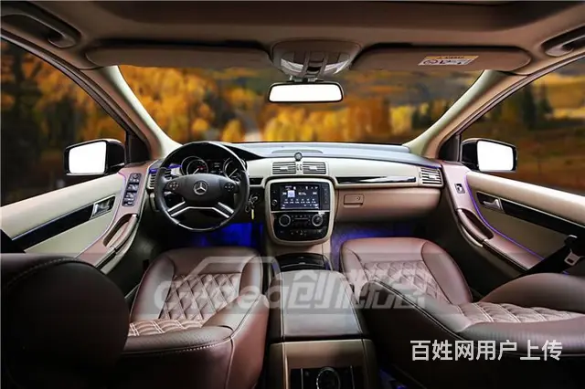 奔驰R400豪华内饰改装升级，量身定制豪华商务座驾的图片