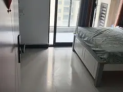 侨福带阳台主卧出租