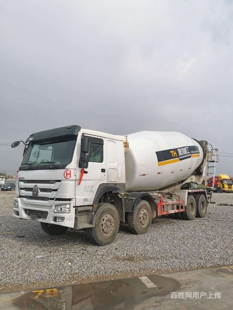 出售19年二手豪沃搅拌车 大20方 380马力