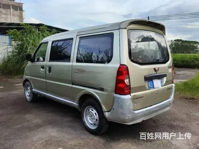 五菱荣光面包车 - 图片 5