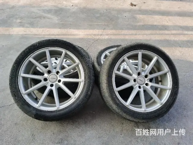 235/45R18轮毂带轮胎 - 图片 1