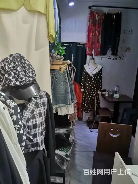 （四川铺鑫网）二中半边街28平服装店转让 - 图片 2